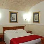 Ξενοδοχείο Relais Patrizi 4*
