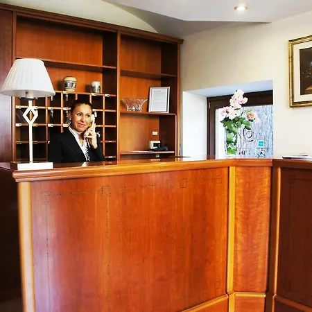 Ξενοδοχείο Relais Patrizi 4*