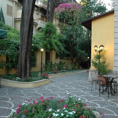 Ξενοδοχείο Relais Patrizi 4*